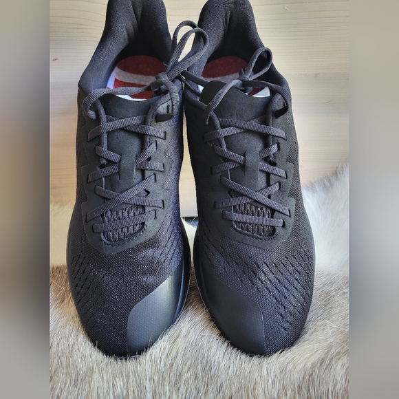 NIB Lane Eight Relay Trainer Women's US 9 Black - Picture 3 of 11